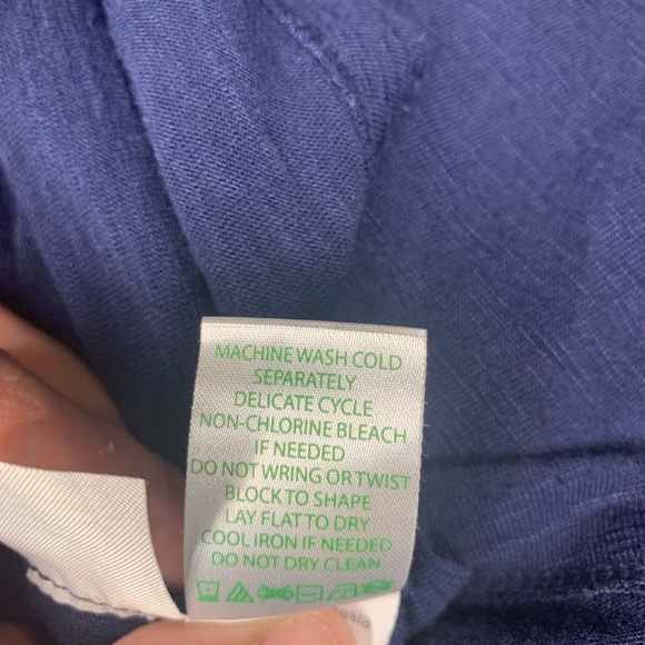 Lily Pulitzer Dress Tshirt material. Vneck - Picture 6 of 7